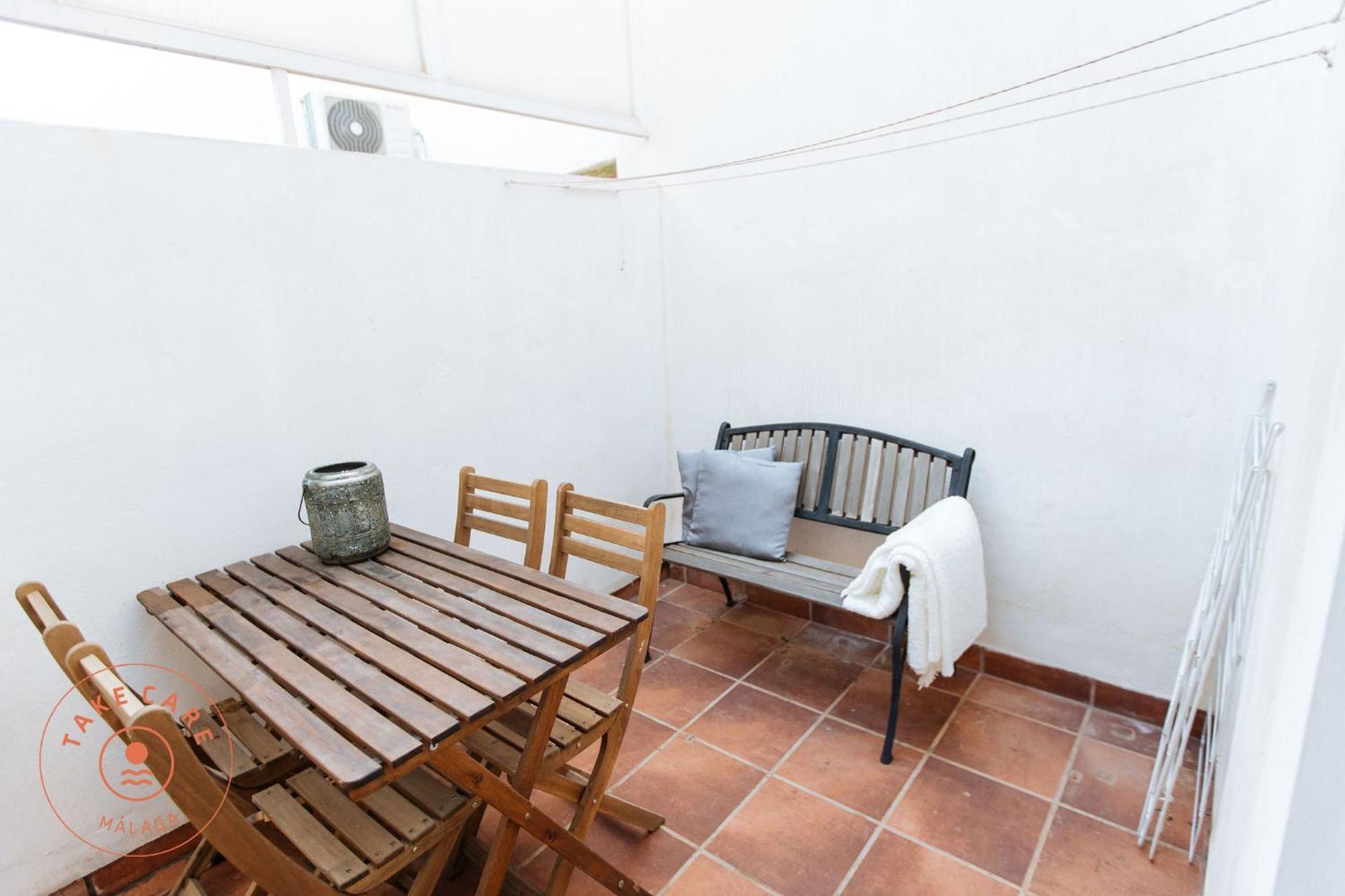 Apartment Casa Riad With Spacious Patio - Tcm Малага Экстерьер фото